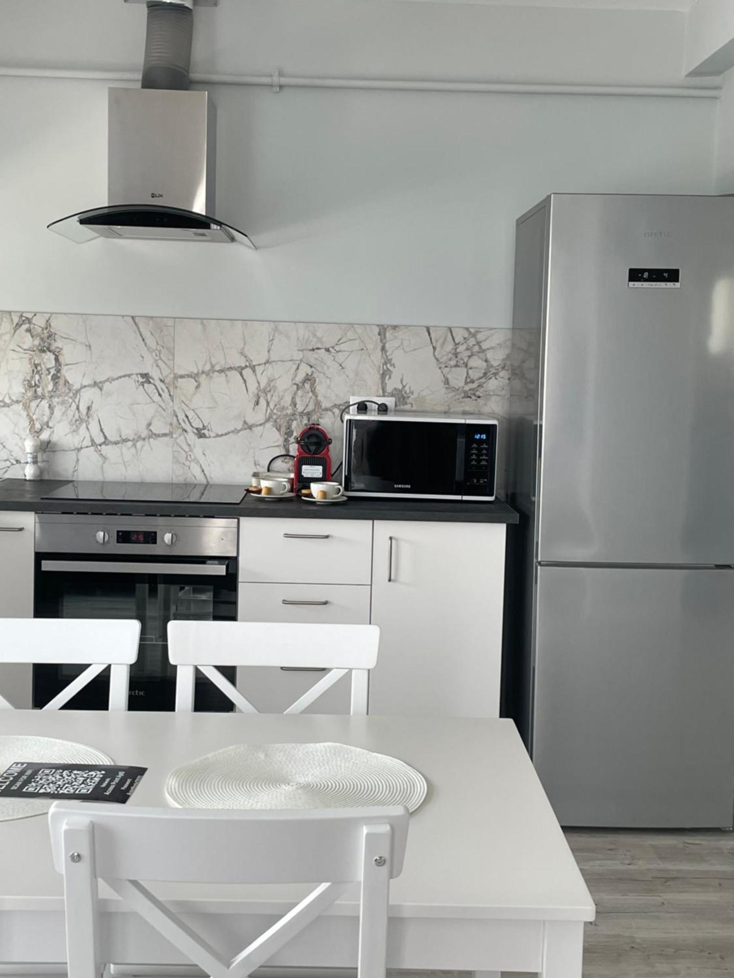 Noah Apartment Self Check-In Otopeni Exterior foto